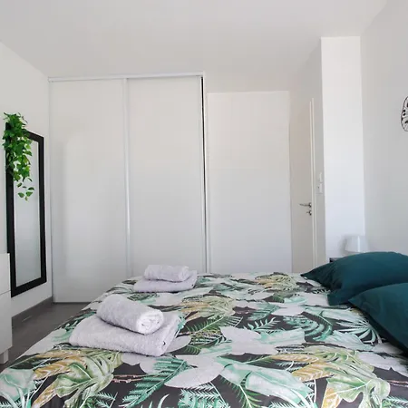 Urban Jungle Terrasse Clim Parking Apartment