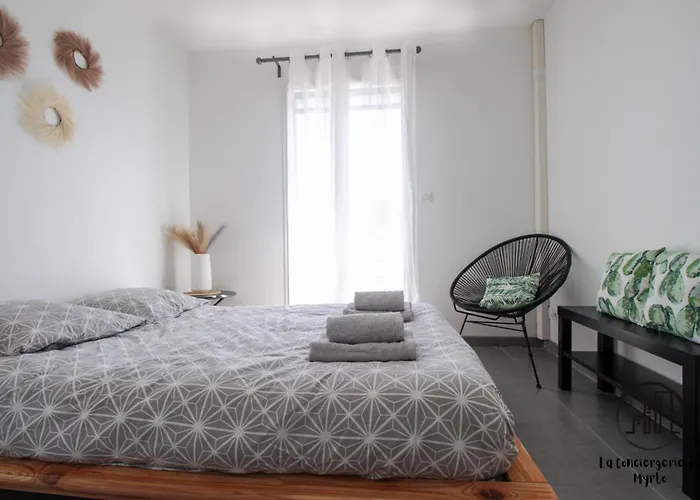 Urban Jungle Terrasse Clim Parking *